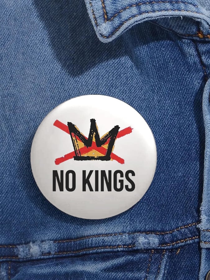 🔥Buy 3 Get 15% Off🔥Unisex Retro No Kings In America Pin-Back Button