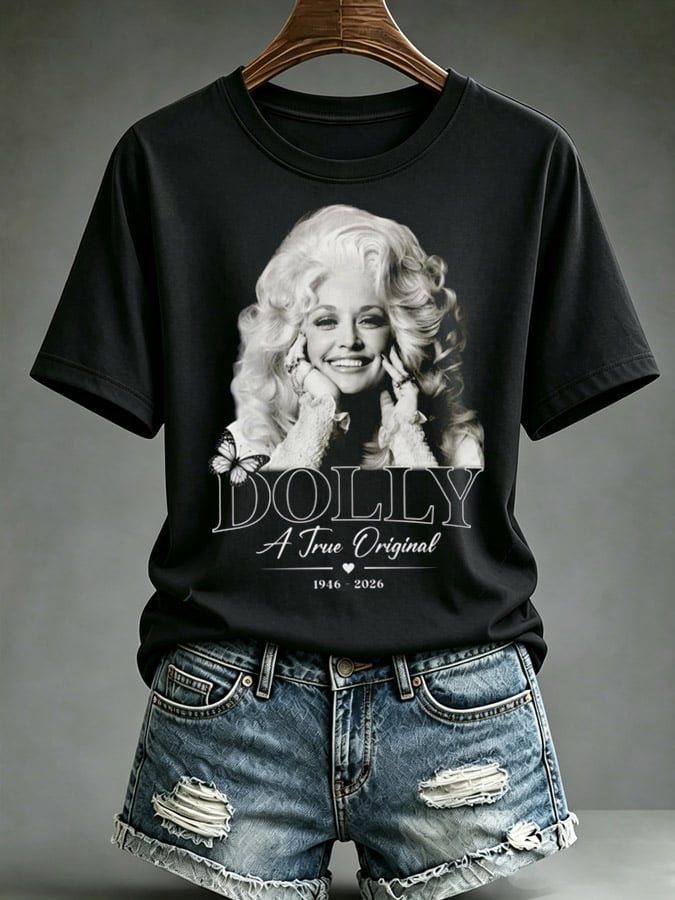 Women's Forever Our Queen of Country Print Short-Sleeve Top